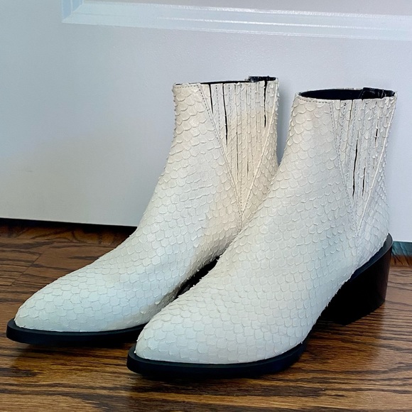 Steven by Steve Madden white booties, size 6 - Picture 1 of 8